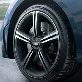 Tips Persiapan Ban dan Kendaraan untuk Road Trip Aman di Liburan Akhir Tahun