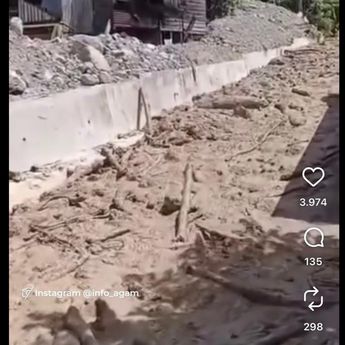 VIDEO:: Galodo Mendadak Terjang Maninjau Sumbar di Siang yang Cerah