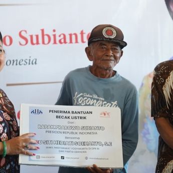 Terima Becak Listrik dari Prabowo, Penarik Lansia di Yogya: Matur Sembah Nuwun!