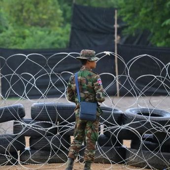 Kamboja Luncurkan 40 Roket ke Pemukiman Thailand