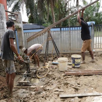 Sumur Bor PU Berfungsi, Bidan di Pondok Bersalin Aceh Tamiang Bersyukur Tak Pakai Air Galon Lagi