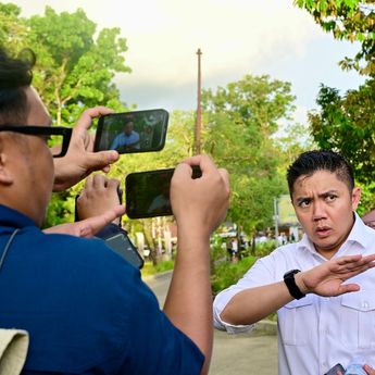 Seskab Teddy: Prabowo Bermalam di Tapanuli Selatan, Lanjutkan Agenda Peninjauan ke Aceh Tamiang