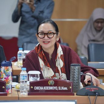 Pramono Tebus Ribuan Ijazah, Chicha Koeswoyo Nilai Jadi Kunci Putus Rantai Kemiskinan