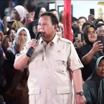 Momen Prabowo Malam Tahun Baru di Lokasi Bencana Ajak Warga Berdoa Bersama