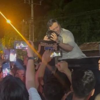 Momen Haru! Prabowo Peluk Anak Kecil Di Lokasi Pengungsian Batu Hula