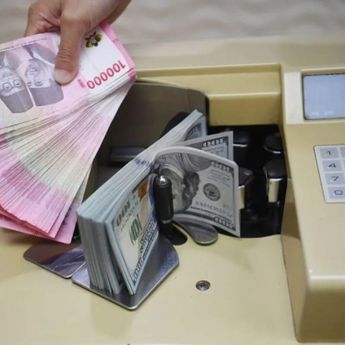 Rupiah Melemah 38 Poin, Ditutup di Level Rp16.725 per Dolar AS