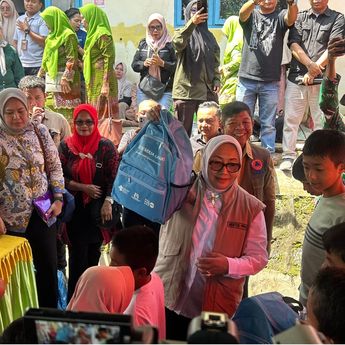 Dari Posko Pengungsian Sipirok, Menteri PPPA Bawa Harapan untuk Anak Korban Bencana