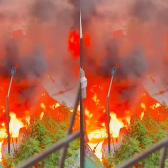 VIDEO; Kebakaran Mengerikan Hantam Rumah di Tanjung Duren