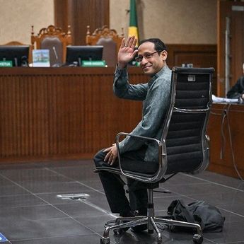 Jaksa Duga Nadiem Buka Jalan Mantan Anggota DPR Titip Nama Proyek Chromebook