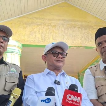 Mendikdasmen: 18 Murid Sekolah di Aceh Belajar dalam Tenda