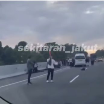 Mobil Travel Bawa Keluarga dari Koja Kecelakaan Maut di Tol Ungaran, 1 Orang Tewas Mengenaskan
