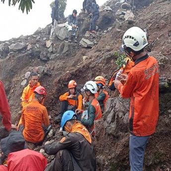 Basarnas Kerahkan 70 Personel Cari Pendaki Hilang di Gunung Slamet