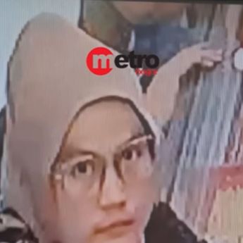 VIDEO Tampang Wanita 'Nyolong' Perhiasan di Toko Emas