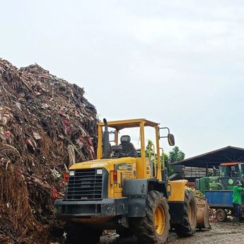Penumpukan Sampah di Pasar Induk Kramat Jati Ditarget Bersih dalam Sepekan