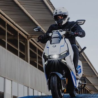 Ofero Luncurkan Stareer 5 Lit, Sepeda Listrik Premium dengan Daya Jelajah 130 Km