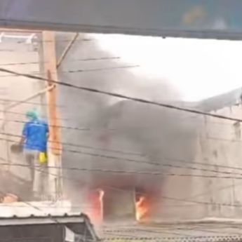 Rumah Makan Padang di Bogor Kebakaran Hebat