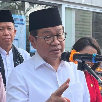 Respons Pramono Soal Sampah Menggunung di Pasar Induk Kramat Jati