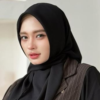 Inara Rusli Desak Wardatina Mawa Berikan Kepastian Status Pernikahan