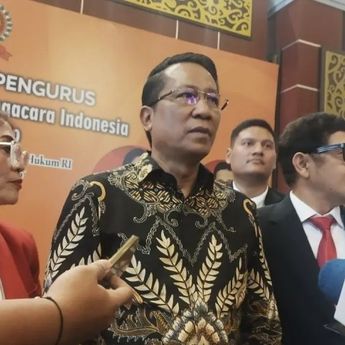Menkum Akan Pelajari Kasus Pelaporan Pandji Pragiwaksono