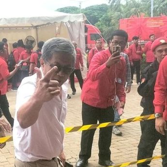 Rocky Gerung Puji Selangit Pidato Megawati di Rakernas PDIP