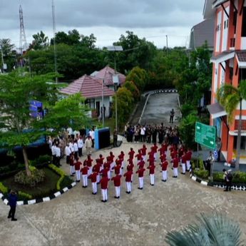 Tangis Tak Terbendung saat Peresmian 166 Sekolah Rakyat Gratis untuk Anak Miskin