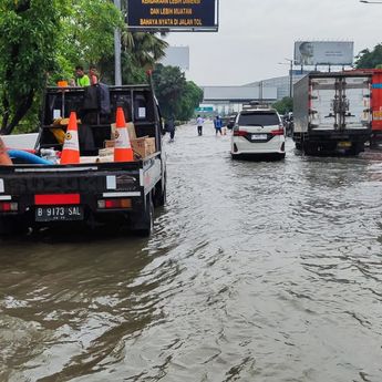 Tol Sedyatmo Masih Tergenang Banjir, Warga yang Hendak ke Bandara Soetta Diimbau Lewat JORR