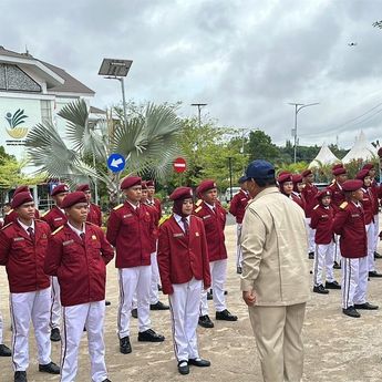 Prabowo Tinjau Program Makan Bergizi Gratis di Sekolah Rakyat Terpadu Banjarbaru