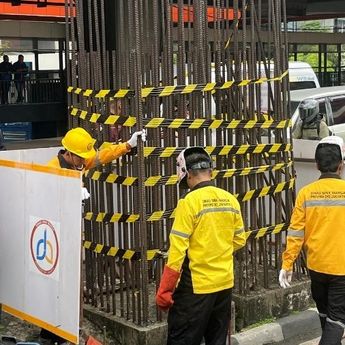 Tiang Monorel Mangkrak 22 Tahun di Rasuna Said Dibongkar Pukul 23.00: Satu Tiang Satu Malam