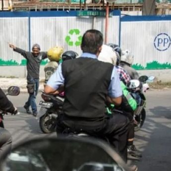 Polisi Pastikan Rantai di Exit Tol Rawa Buaya Dipasang Dishub Bukan Pak Ogah