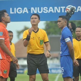 Babak Pertama Persebata Lembata vs Persekabpas, Skor Masih Kacamata