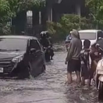 Titik Banjir Jakarta Minggu Pagi: 34 RT dan 19 Ruas Jalan Tergenang