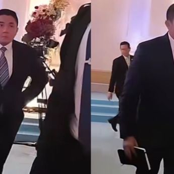 Seskab Teddy Hadiri Pernikahan Agung Surahman, Salfok Tetap Bawa Buku Catatan