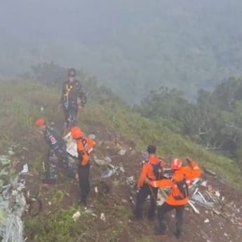 Badan Pesawat ATR 42-500 Ditemukan di Gunung Bulusaraung