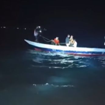 Perahu Terbalik Dihantam Gelombang Tinggi, Bapak dan Anak Tewas Tenggelam