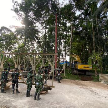 Percepat Konektivitas usai Bencana, Jembatan Bailey, Armco, dan Gantung Terus Dibangun di Sumbar