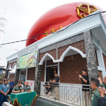 Panglima TNI Resmikan Masjid Kubah Baret Merah di Bandung Barat