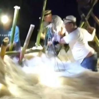 Tanggul Citarum Jebol, Ratusan Rumah Warga Muara Gembong Terendam Banjir