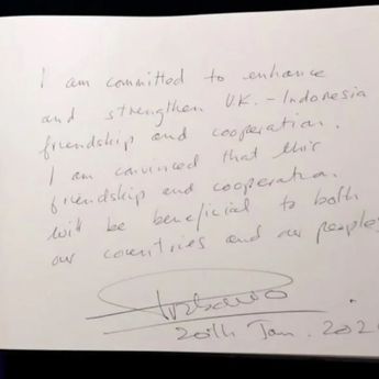 Prabowo Tegaskan Komitmen Lewat Catatan Tangan, Perkuat Persahabatan  Indonesia-Inggris