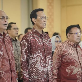 PWI Pusat Anugerahkan Anggota Kehormatan kepada Sultan HB X