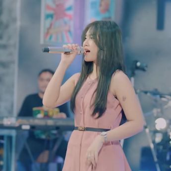 Dike Sabrina Ramaikan Panggung Soundcore Lewat Single Ngamen 7