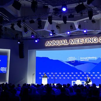 Hadirin di WEF 2026 Kagum saat Prabowo Bandingkan Program MBG dengan Skala McDonald&rsquo;s