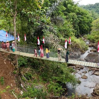 Puluhan Tahun Tak Ada Penghubung, Jembatan Gantung Kini Jadi Jalur Utama Pangandaran-Tasikmalaya