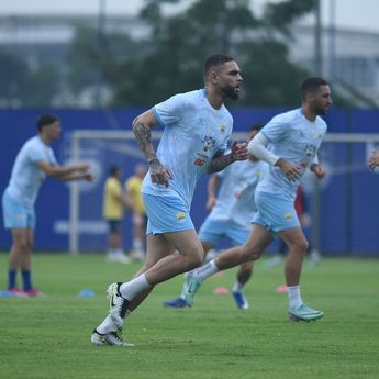 Layvin Kurzawa Bakal Debut saat Hadapi Persis Solo, Ini Kata Bojan Hodak