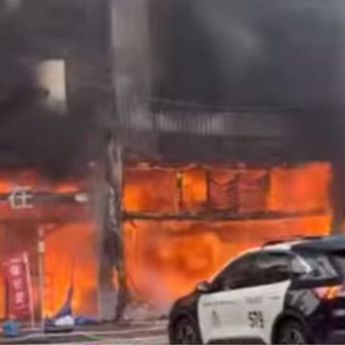 Kebakaran Hebat Hanguskan Toko Furnitur di Taichung Taiwan