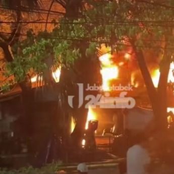 Kebakaran di Jalan Pedongkelan Cengkareng Jakarta Barat, Empat Rumah Ludes Terbakar