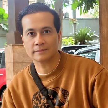 Adjie Pangestu Bukan Mantan Kekasih Denada