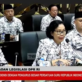 Takut Dikriminalisasi saat Ngajar, Guru Minta Perlindungan DPR