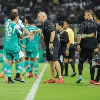 Imbang Lawan Dewa United, Pelatih Persebaya Kecewa Berat