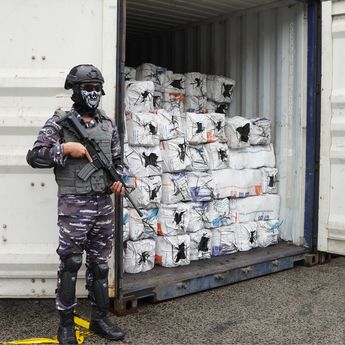 IPC Terminal Petikemas-TNI AL Gagalkan Pengiriman Arang Bakau Ilegal di Pelabuhan Tanjung Priok