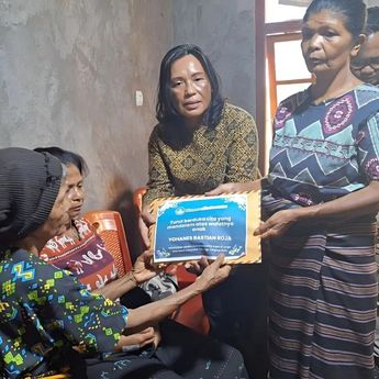 Kunjungi Rumah Siswa yang Bunuh Diri di NTT, Kemendikdasmen Beri Pendampingan